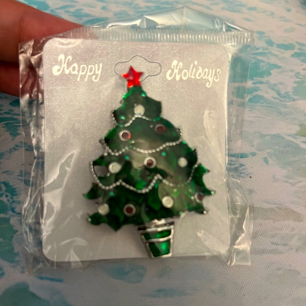 Holiday tree brooche